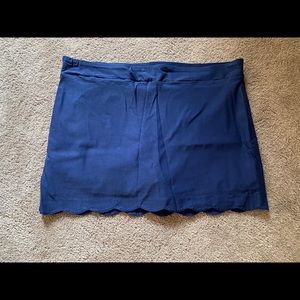 Navy blue scalloped hem skort
